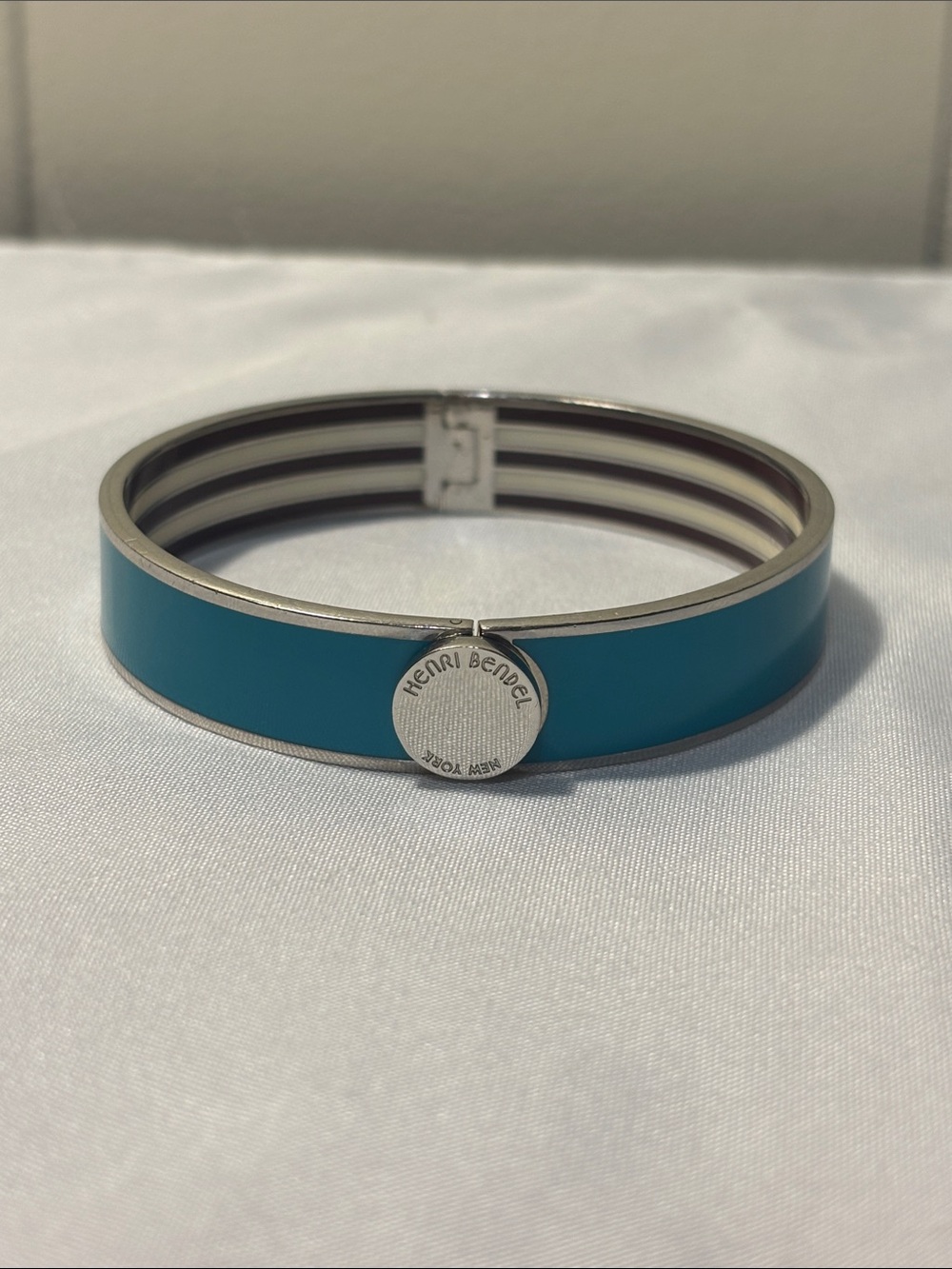 EUC - Henri Bendel Teal Enamel Button Hinged Bangle Bracelet
